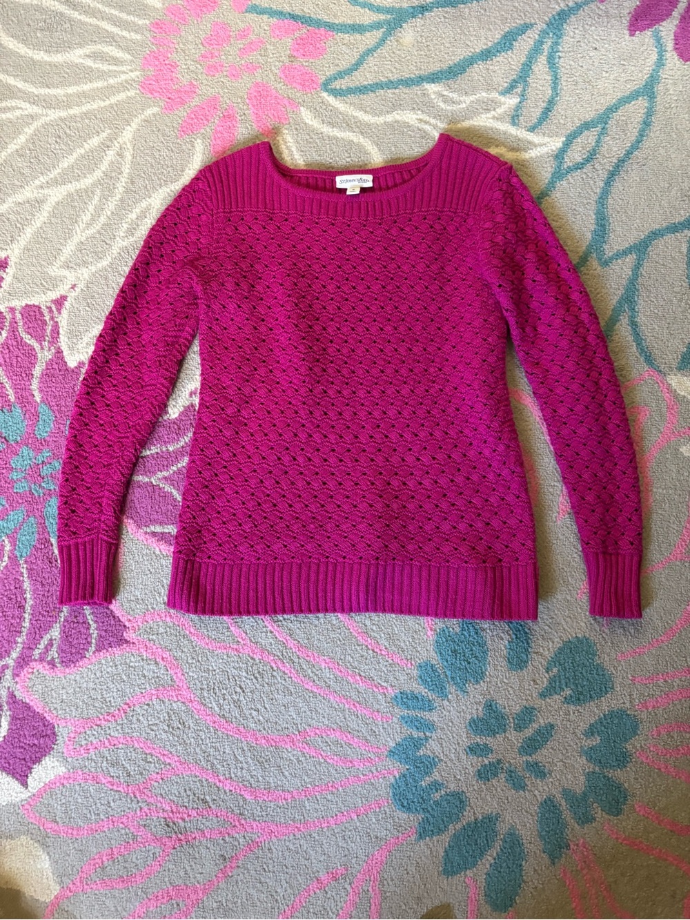 St. John’s Bay Fuchsia Magenta Pink
Open Knit Sweater Women’s Medium
